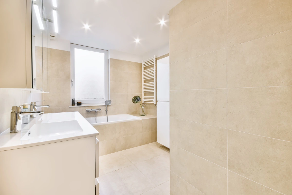 Bathroom Floor Featuring Large Format Tiles 